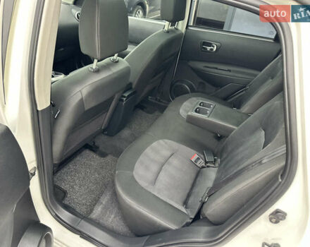 Белый Ниссан Кашкай, объемом двигателя 2 л и пробегом 173 тыс. км за 9888 $, фото 9 на Automoto.ua