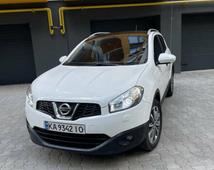 Белый Ниссан Кашкай, объемом двигателя 1.46 л и пробегом 218 тыс. км за 10000 $, фото 4 на Automoto.ua