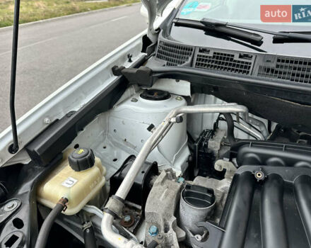 Белый Ниссан Кашкай, объемом двигателя 1.6 л и пробегом 176 тыс. км за 9999 $, фото 73 на Automoto.ua