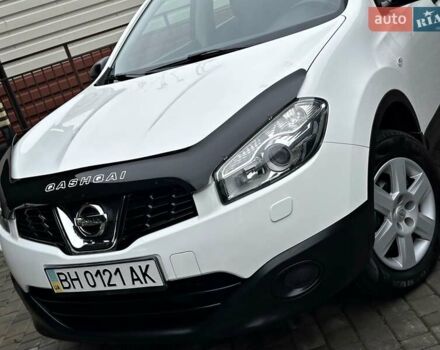 Белый Ниссан Кашкай, объемом двигателя 2 л и пробегом 122 тыс. км за 10700 $, фото 1 на Automoto.ua