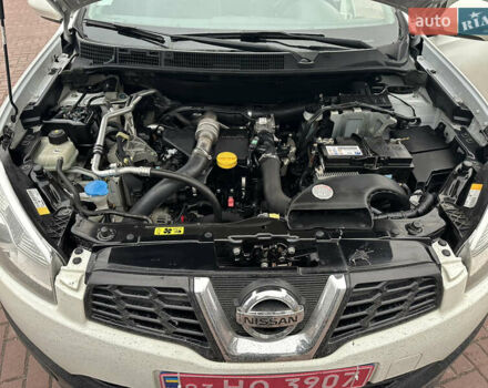 Белый Ниссан Кашкай, объемом двигателя 1.5 л и пробегом 205 тыс. км за 10500 $, фото 14 на Automoto.ua