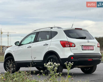 Белый Ниссан Кашкай, объемом двигателя 1.6 л и пробегом 176 тыс. км за 9999 $, фото 20 на Automoto.ua
