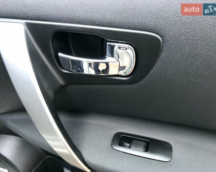 Белый Ниссан Кашкай, объемом двигателя 2 л и пробегом 195 тыс. км за 11655 $, фото 56 на Automoto.ua