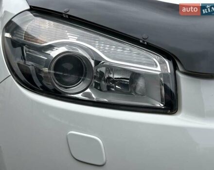 Белый Ниссан Кашкай, объемом двигателя 2 л и пробегом 122 тыс. км за 10700 $, фото 8 на Automoto.ua