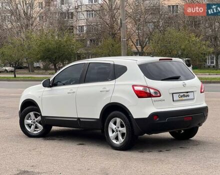 Белый Ниссан Кашкай, объемом двигателя 2 л и пробегом 227 тыс. км за 8900 $, фото 9 на Automoto.ua