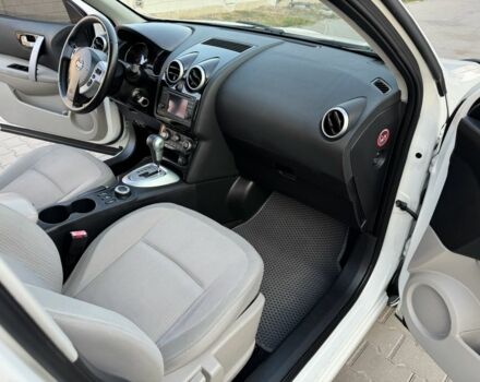 Белый Ниссан Кашкай, объемом двигателя 2 л и пробегом 157 тыс. км за 9999 $, фото 16 на Automoto.ua