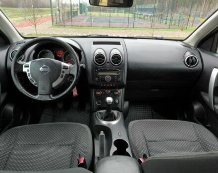 Белый Ниссан Кашкай, объемом двигателя 1.6 л и пробегом 246 тыс. км за 8299 $, фото 5 на Automoto.ua
