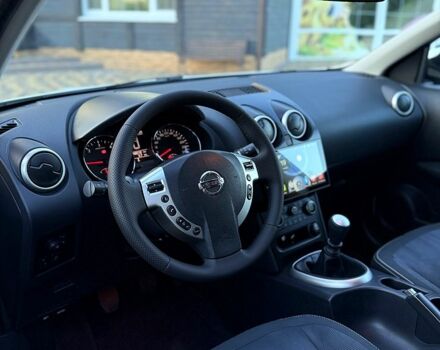 Белый Ниссан Кашкай, объемом двигателя 1.5 л и пробегом 250 тыс. км за 10499 $, фото 7 на Automoto.ua