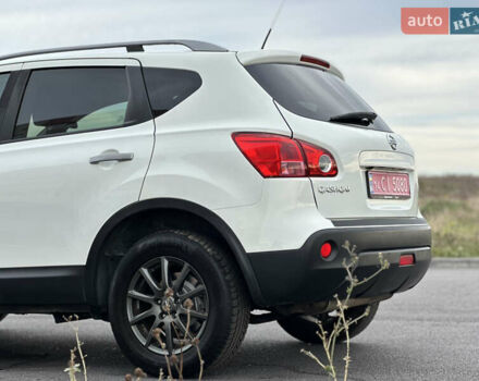 Белый Ниссан Кашкай, объемом двигателя 1.6 л и пробегом 176 тыс. км за 9999 $, фото 19 на Automoto.ua