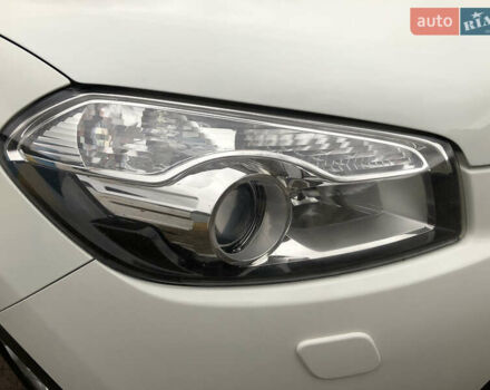 Белый Ниссан Кашкай, объемом двигателя 2 л и пробегом 195 тыс. км за 11655 $, фото 10 на Automoto.ua