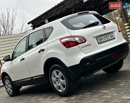 Белый Ниссан Кашкай, объемом двигателя 2 л и пробегом 122 тыс. км за 10700 $, фото 24 на Automoto.ua