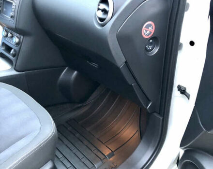 Белый Ниссан Кашкай, объемом двигателя 2 л и пробегом 195 тыс. км за 11655 $, фото 54 на Automoto.ua