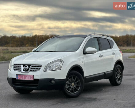 Белый Ниссан Кашкай, объемом двигателя 1.6 л и пробегом 176 тыс. км за 9999 $, фото 1 на Automoto.ua