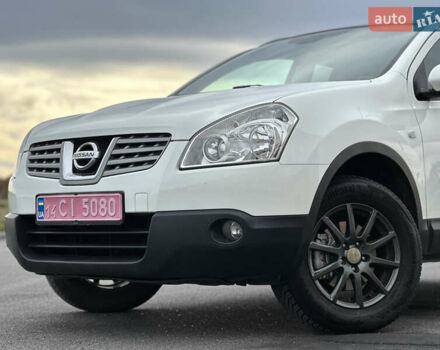 Белый Ниссан Кашкай, объемом двигателя 1.6 л и пробегом 176 тыс. км за 9999 $, фото 3 на Automoto.ua