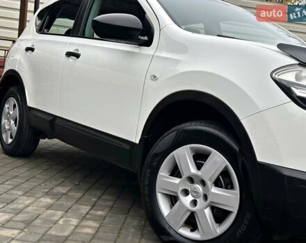 Белый Ниссан Кашкай, объемом двигателя 2 л и пробегом 122 тыс. км за 10700 $, фото 20 на Automoto.ua