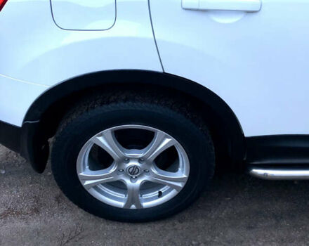 Белый Ниссан Кашкай, объемом двигателя 2 л и пробегом 195 тыс. км за 11655 $, фото 116 на Automoto.ua