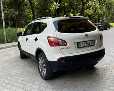 Белый Ниссан Кашкай, объемом двигателя 1.46 л и пробегом 218 тыс. км за 10000 $, фото 3 на Automoto.ua