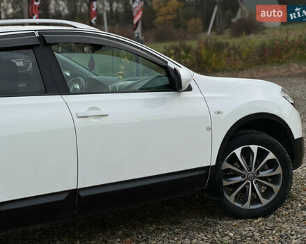 Белый Ниссан Кашкай, объемом двигателя 1.5 л и пробегом 198 тыс. км за 8150 $, фото 6 на Automoto.ua