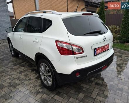 Белый Ниссан Кашкай, объемом двигателя 1.5 л и пробегом 99 тыс. км за 11999 $, фото 14 на Automoto.ua
