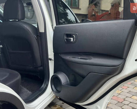 Белый Ниссан Кашкай, объемом двигателя 1.5 л и пробегом 187 тыс. км за 8900 $, фото 27 на Automoto.ua