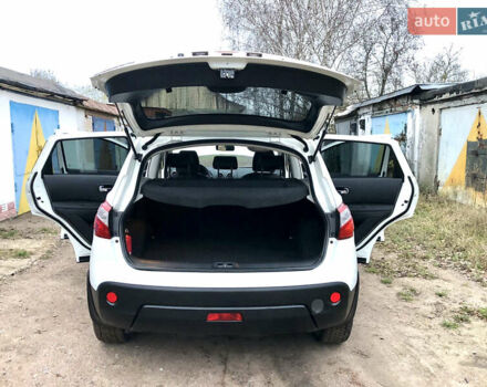 Белый Ниссан Кашкай, объемом двигателя 2 л и пробегом 195 тыс. км за 11655 $, фото 80 на Automoto.ua