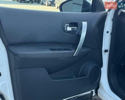 Белый Ниссан Кашкай, объемом двигателя 1.5 л и пробегом 245 тыс. км за 10590 $, фото 39 на Automoto.ua