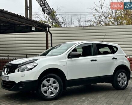 Белый Ниссан Кашкай, объемом двигателя 2 л и пробегом 122 тыс. км за 10700 $, фото 2 на Automoto.ua