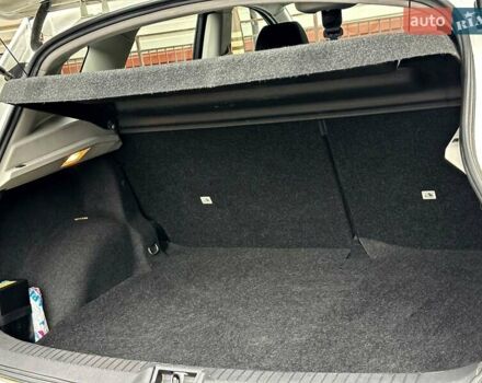 Белый Ниссан Кашкай, объемом двигателя 2 л и пробегом 122 тыс. км за 10700 $, фото 57 на Automoto.ua