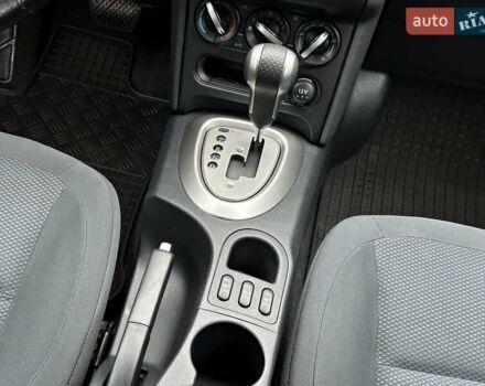 Белый Ниссан Кашкай, объемом двигателя 2 л и пробегом 122 тыс. км за 10700 $, фото 44 на Automoto.ua