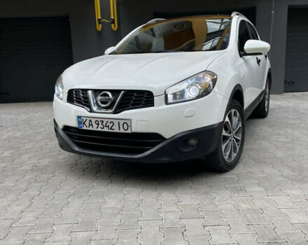 Белый Ниссан Кашкай, объемом двигателя 1.46 л и пробегом 218 тыс. км за 10000 $, фото 1 на Automoto.ua