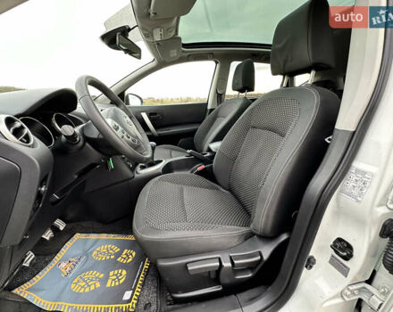 Белый Ниссан Кашкай, объемом двигателя 1.6 л и пробегом 176 тыс. км за 9999 $, фото 43 на Automoto.ua