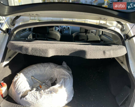 Белый Ниссан Кашкай, объемом двигателя 2 л и пробегом 133 тыс. км за 10600 $, фото 9 на Automoto.ua