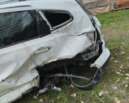 Белый Ниссан Кашкай, объемом двигателя 0 л и пробегом 100 тыс. км за 3500 $, фото 3 на Automoto.ua