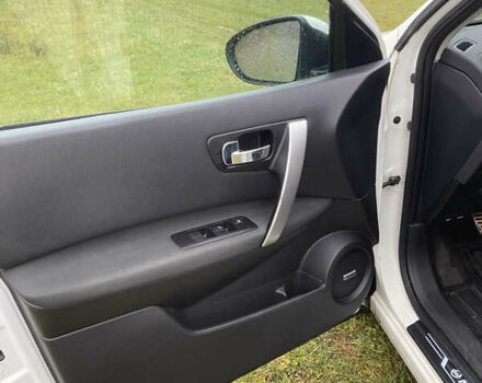 Белый Ниссан Кашкай, объемом двигателя 1.5 л и пробегом 203 тыс. км за 9800 $, фото 9 на Automoto.ua