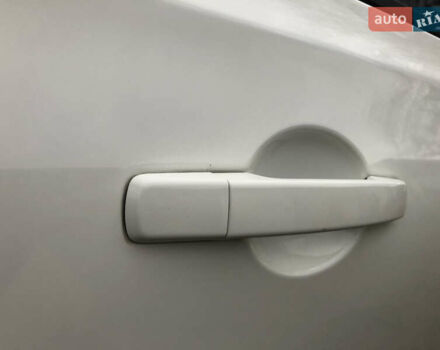 Белый Ниссан Кашкай, объемом двигателя 2 л и пробегом 195 тыс. км за 11655 $, фото 12 на Automoto.ua