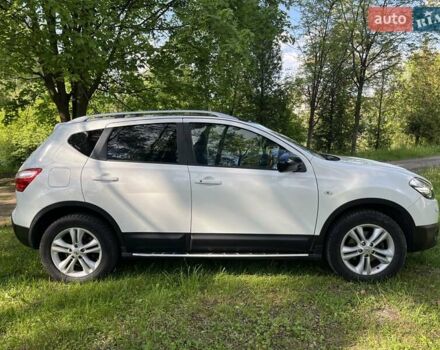 Білий Ніссан Кашкай, об'ємом двигуна 1.5 л та пробігом 278 тис. км за 10500 $, фото 4 на Automoto.ua