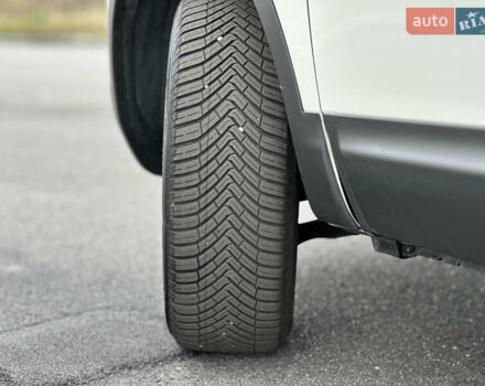 Белый Ниссан Кашкай, объемом двигателя 1.6 л и пробегом 176 тыс. км за 9999 $, фото 16 на Automoto.ua