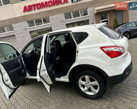 Белый Ниссан Кашкай, объемом двигателя 2 л и пробегом 119 тыс. км за 9700 $, фото 6 на Automoto.ua