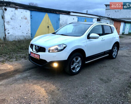 Белый Ниссан Кашкай, объемом двигателя 2 л и пробегом 195 тыс. км за 11655 $, фото 105 на Automoto.ua