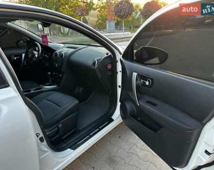 Белый Ниссан Кашкай, объемом двигателя 1.46 л и пробегом 231 тыс. км за 9550 $, фото 36 на Automoto.ua