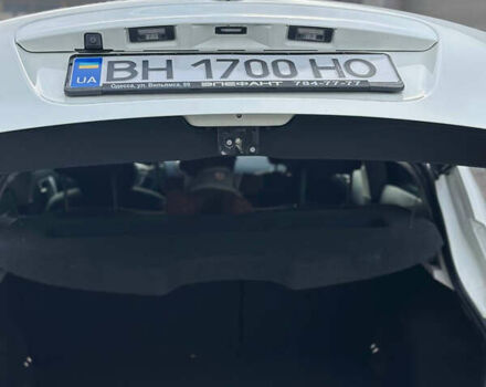 Белый Ниссан Кашкай, объемом двигателя 2 л и пробегом 119 тыс. км за 9700 $, фото 15 на Automoto.ua