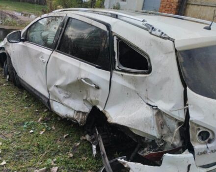 Белый Ниссан Кашкай, объемом двигателя 0 л и пробегом 100 тыс. км за 3500 $, фото 2 на Automoto.ua