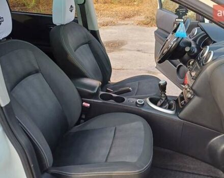 Белый Ниссан Кашкай, объемом двигателя 1.6 л и пробегом 227 тыс. км за 10800 $, фото 31 на Automoto.ua