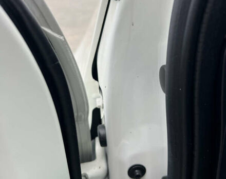 Белый Ниссан Кашкай, объемом двигателя 1.6 л и пробегом 170 тыс. км за 10555 $, фото 14 на Automoto.ua