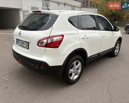 Білий Ніссан Кашкай, об'ємом двигуна 2 л та пробігом 176 тис. км за 11000 $, фото 6 на Automoto.ua