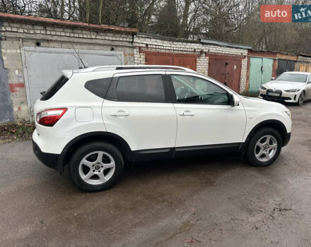 Белый Ниссан Кашкай, объемом двигателя 1.5 л и пробегом 229 тыс. км за 10650 $, фото 4 на Automoto.ua