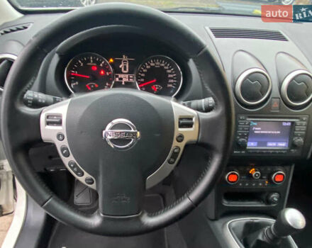 Белый Ниссан Кашкай, объемом двигателя 1.5 л и пробегом 211 тыс. км за 10200 $, фото 7 на Automoto.ua