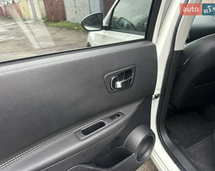 Белый Ниссан Кашкай, объемом двигателя 1.5 л и пробегом 229 тыс. км за 10650 $, фото 14 на Automoto.ua