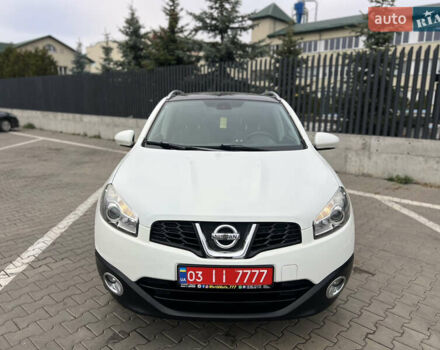 Белый Ниссан Кашкай, объемом двигателя 1.6 л и пробегом 170 тыс. км за 10555 $, фото 4 на Automoto.ua