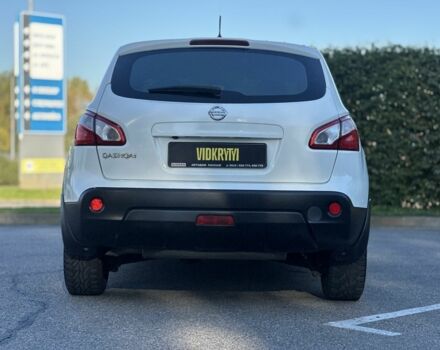 Белый Ниссан Кашкай, объемом двигателя 2 л и пробегом 152 тыс. км за 10600 $, фото 4 на Automoto.ua